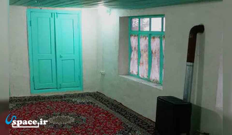 نمای داخلی اتاق 30 متری طبقه اول خانه بومی مختار - روستای شیخانبر - لاهیجان